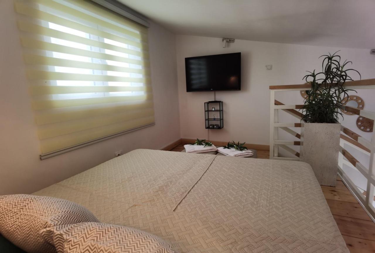 Zona Apartments Zrenjanin Buitenkant foto